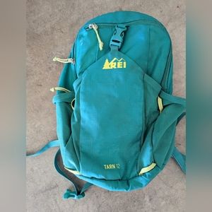 Kids REI Tarn 12 backpack